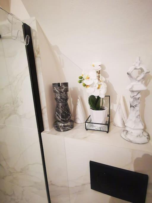 Gombruti14 Boutique Home โบโลญญา ภายนอก รูปภาพ