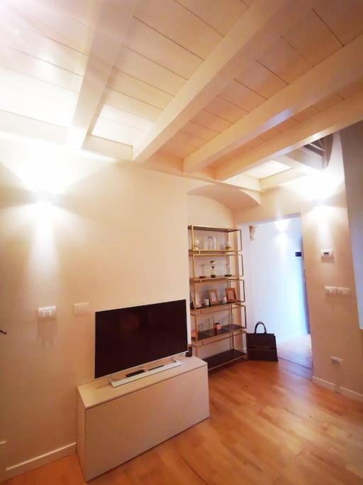Gombruti14 Boutique Home โบโลญญา ภายนอก รูปภาพ