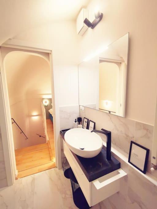 Gombruti14 Boutique Home โบโลญญา ภายนอก รูปภาพ