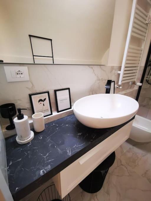 Gombruti14 Boutique Home โบโลญญา ภายนอก รูปภาพ